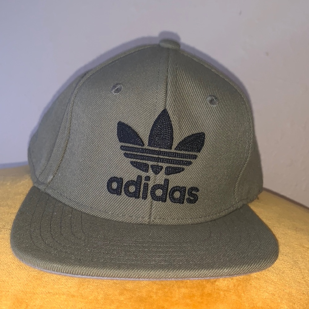 Child’s size Adidas hat 🧢